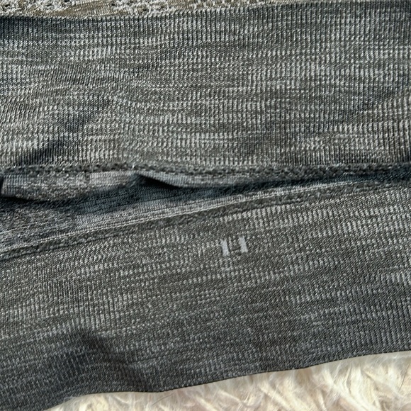 Lululemon Breeze By Muscle Tank Polar Spots Titanium / Black - Picture 3 of 5